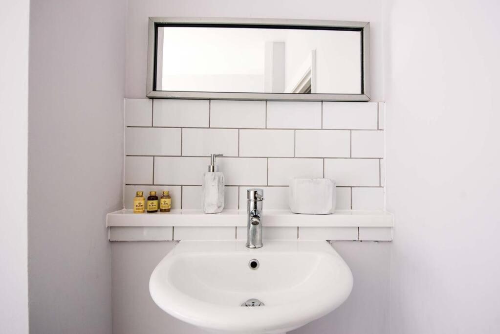 Villa Gorgeous Victorian House Sleeps 6 In Cardiff Extérieur photo